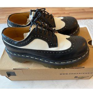 Dr. Martens 3989 Brogue, Black White Wingtip Loafers (US MENS SIZE 6)